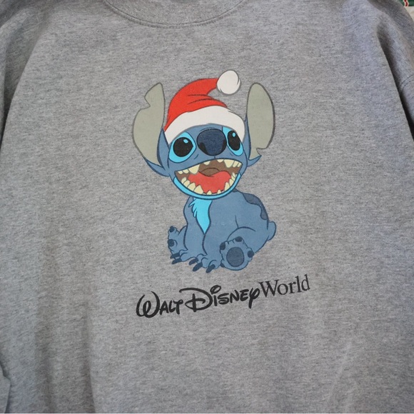 Vintage Lilo and Stitch Christmas sweatshirt - Picture 3 of 5